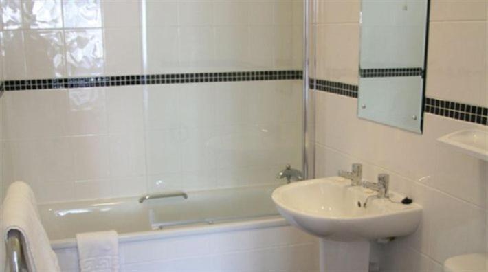 Mountview Hotel Express Saint Helier ภายนอก รูปภาพ